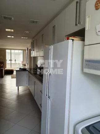 Imagem Apartamento à venda em andar alto, um por andar, com 2 quartos, sendo 1 suíte com closet e o segun...
