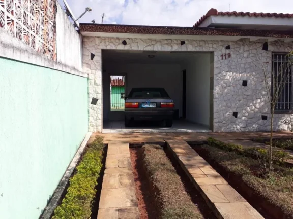 Imagem Casa à Venda no Centro de Carapicuíba com Terreno 600m²