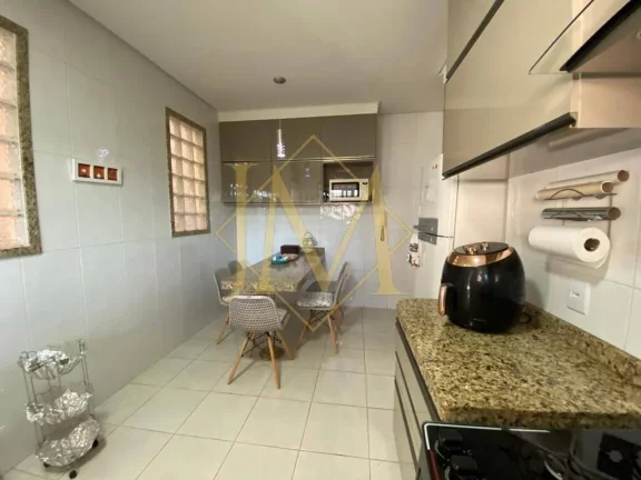 Imagem Casa com 340m² de construção, área gourmet, Caladinho de Baixo