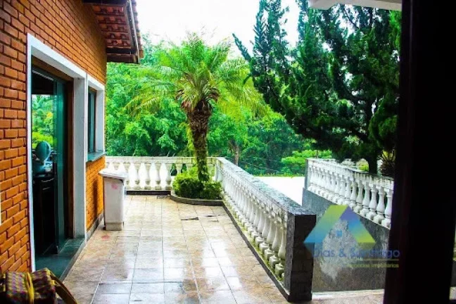 Imagem LINDO SOBRADO NO CONDOMINIO FECHADO EM DIADEMA