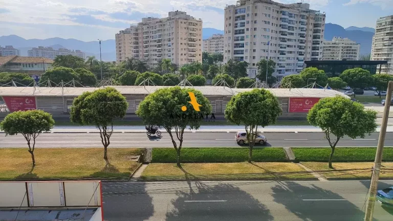 Imagem Av. das Américas - Recreio - Predio comercial no melhor local do Recreio!!! Possibilidade de venda integral ou de unidades!!!