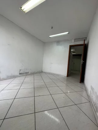 Imagem Sala comercial 35m² à venda no coração da Taquara - RJ