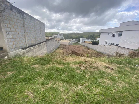 Imagem Lote de 1000 m2 em Condomínio de Alto Padrão – Segurança e Qualidade de Vida