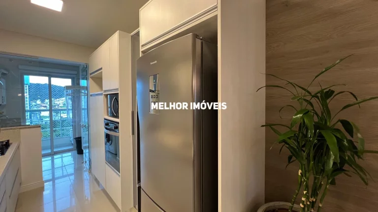 Imagem Apartamento á venda no Pioneiros com 4 dormitórios e 3 vagas de garagem localizado em Balneário Camboriú.