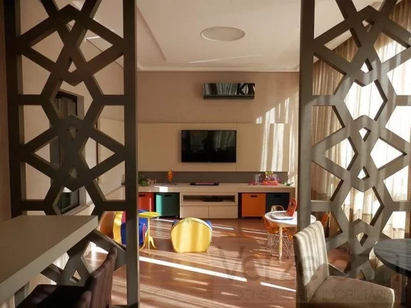 Imagem Apartamento 4 ou + dormitórios para Venda em Balneário Camboriú / SC no bairro Centro