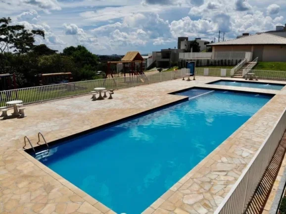Casa à Venda com 450m², 3 dormitórios, 3 suítes, 1 sala e 4 vagas!!!