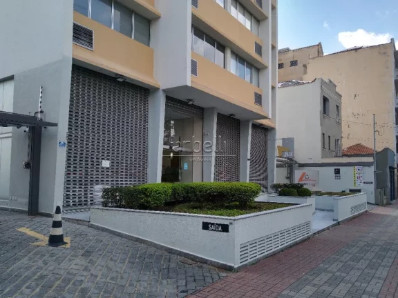 Imagem Sala comercial com 30 metros quadrados, 1 banheiro, 1 copa, vista panorâmica, 1 vaga de garagem rot...