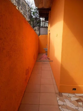 Imagem Otima casa no centro de São Gonçalo com varanda,Sala 02 quartos bamheiro,cozinha e area de serviço,vaga de garagem,proximo a todo comércio do centro d