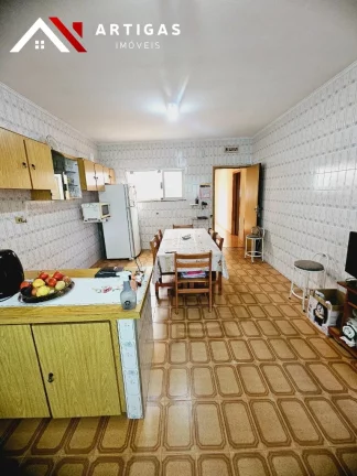 Imagem Oportunidade imperdível: Casa com 3 quartos e 2 vagas de garagem na Vila Palmares, Santo André-SP!