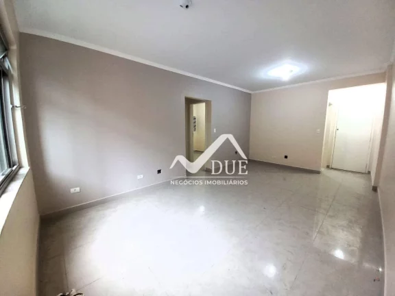 Imagem Apartamento 3 dormitórios, 2 banheiros, vaga demarcada, portaria, 100% reformado com 94m2 de áreà útil. Santos no Marapé próximo a Carvalho.