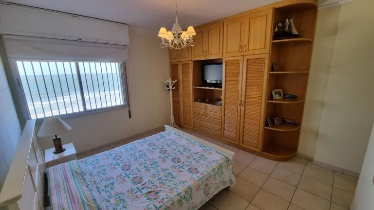 Imagem Apartamento com 3 dormitórios à venda, 190 m² - Pitangueiras - Guarujá/SP