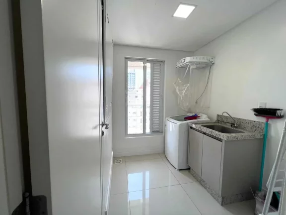 Imagem Apartamento com 3 dormitórios sendo 1 suíte e 3 vagas de garagem em Balneário Camboriú/SC
