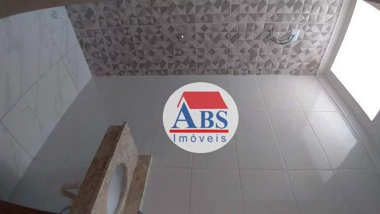 Imagem Casa Sobreposta Alta com Sacada