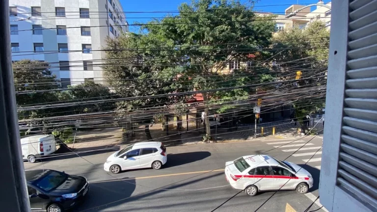 Imagem Casa à venda em Porto Alegre, Farroupilha, com 4 quartos, 102m2