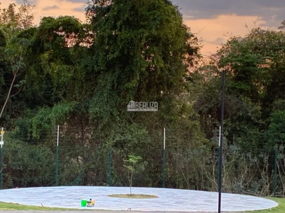 Imagem Terreno à venda no Condomínio Residencial Jardins, no bairro Recreio dos Bandeirantes em Uberaba