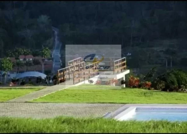 Imagem Vendo Casa Mobiliada, em Condomínio Fechado, com 160 m², 3 suítes, área gourmet e 2 vagas