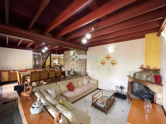 Imagem Linda casa com 06 quartos (1 suíte) , piscina, gourmet no "Granja Viana II"