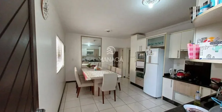 Imagem Linda Casa com Piscina e Acesso Privativo para o Rio – Barra Velha/SC