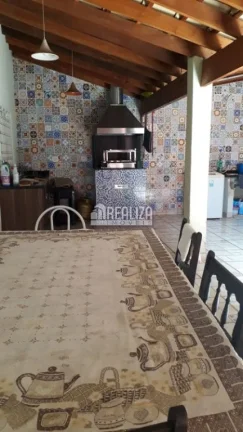 Imagem Casa com apartamento conjugado 5 dormitórios no Parque das Américas, em Uberaba