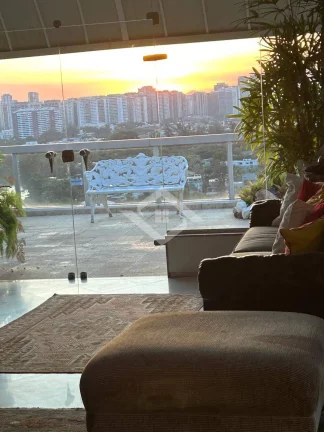Imagem Cobertura Linear de Luxo com Vista Deslumbrante no Itanhangá, RJ