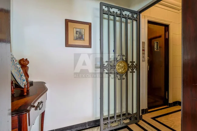 Imagem Apartamento à venda em Copacabana, 197m2, 4 quartos, 1 suíte, 1vaga.
