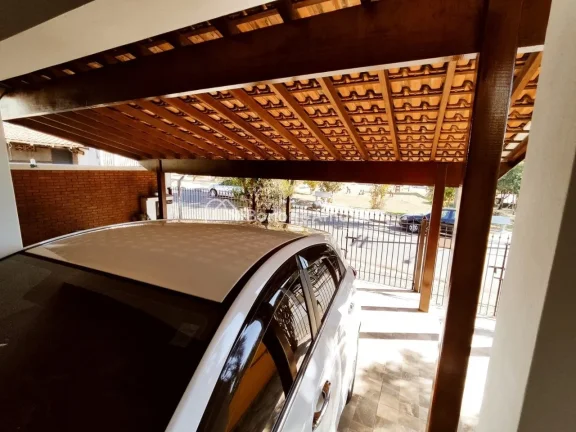 Imagem Casa com 3 Quartos, 2 Banheiros (1 interno e 1 externo)cCopa com área de luz e Sala de Jantar.
Sala...