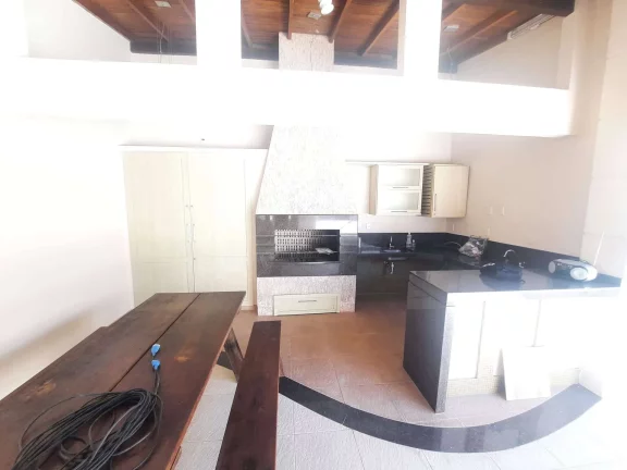 Imagem Casa à Venda, 195 m2, 3 Dormitórios(1S), 4 Vagas , Itacorubi, Florianópolis/SC