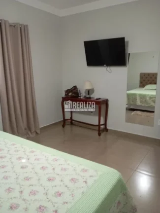 Imagem Casa à venda no Parque das Flores, em Aramina: 2 dormitórios, piscina e varanda gourmet