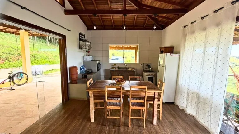 Imagem Chácara Charmosa com Vista Panorâmica das Montanhas em Bueno Brandão
