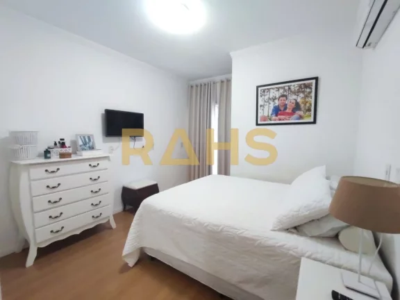 Imagem Buscando um imóvel pronto para Morar! Esse Sobrado Geminado esta localizado no bairro no Costa e Si...