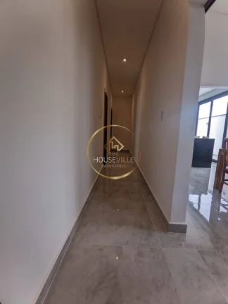 Imagem Casa térrea, 3 Dormitórios (3 suítes), 4 vagas, 300m², Condomínio Malibu.