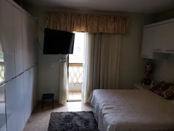 Imagem Sobrado com 4 dormitórios à venda, 240 m² por R$ 580.000,00 - Aeroporto - Guarulhos/SP