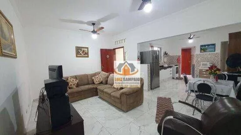 Imagem Casa, 2 Dormitórios, 300m da Praia Satélite