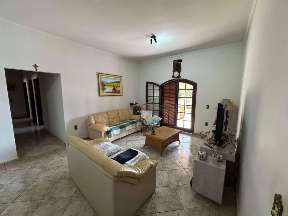 Imagem Chácara com 4 dormitórios à venda, 16100 m² por R$ 850.000,00 - Bairro Guarapó - Tatuí/SP