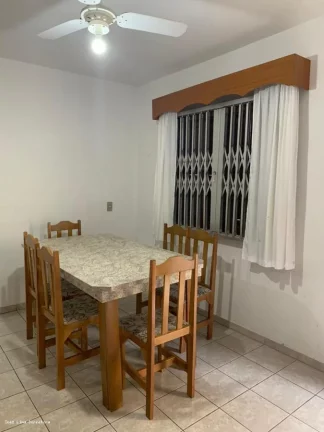 Imagem Casa para Temporada em Itapema, meia praia, 3 dormitórios, 2 banheiros, 3 vagas
