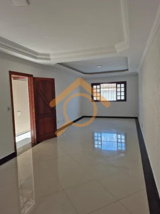 Imagem Casa reformada na Vila Arriete: 3 quartos, 1 suíte, 2 salas, 2 banheiros, 2 vagas - 118,00 m² em São Paulo-SP.