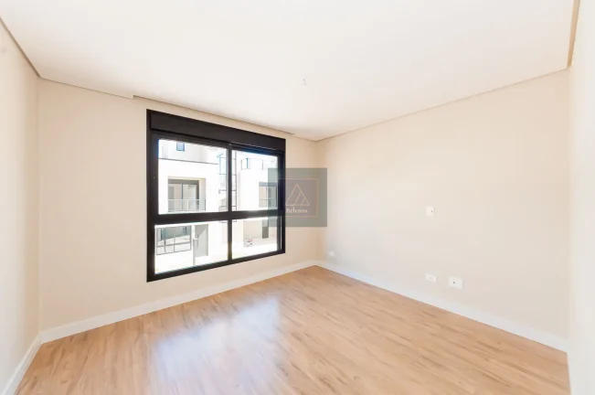 Imagem SANTA FELICIDADE - Sobrado em Condomínio Fechado. 3 suítes. 2 vagas. 160 m² privativos.