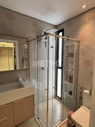 Imagem Casa à venda, no Alphaville com 4 suítes, todas com closet, Gourmet com piscina.