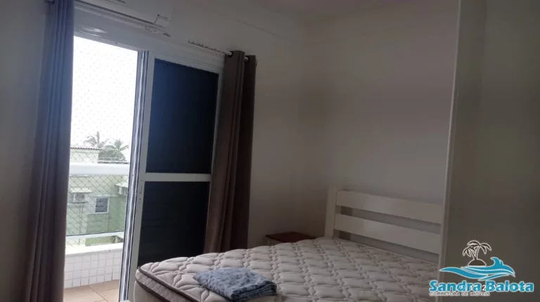 Imagem Amplo apartamento de 3 dormitórios à 50 metros da praia