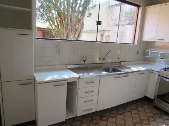 Imagem Casa Residencial/Comercial zoneamento ZR-3, no bairro Rebouças para Venda em Curitiba. CASA localiz... Imagem Casa Residencial/Comercial zoneamento ZR-3, no bairro Rebouças para Venda em Curitiba. CASA localiz...