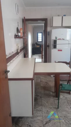 Imagem Casa para venda com 2 dormitórios, 1 suíte e 2 banheiros na Vila das Mercês!!