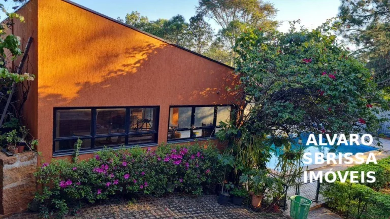Imagem Casa Assobradada com Charme Arquitetônico em Itu/SP