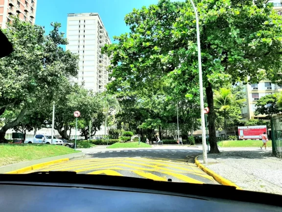 Imagem Casa em Condomínio Novo Leblon, em terreno de 1000 m², 6 suítes, jardins, piscina, área gourmet com churrasqueira.