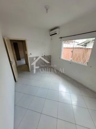 Imagem Casa Averbada com 80m² no Jardim Iririú