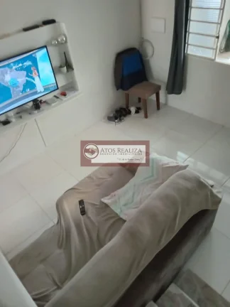 Imagem Super oportunidade para você no Jardim Cidália. Vendo SUPER sobrado com EDÍCULA no Jardim Cidália, Área total 129m², A casa Principal tem 2 Dormitório de 13m² cada, 2 banheiros, sala Grande, Cozinha com muitos espaços, Área de Serviço, Área Goumet com chu