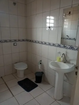 Imagem Salão Comercial de Alto Padrão para Locação na Vila Santana, Sorocaba-SP: 2 Salas, 1 Banheiro, 146m² de Área.