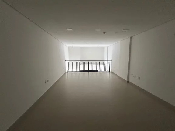 Imagem Loja Comercial – 122m² com Mezanino e Acesso Privilegiado no Centro