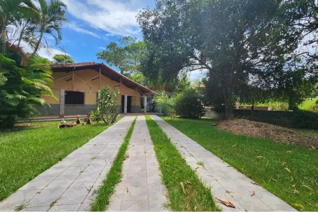 Imagem Casa colonial, com 3 quartos, uma suíte, 1050m.