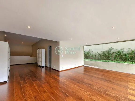 Imagem Excelente casa em rua fechada, com monitoramento 24 horas, ao lado do Clube Paineiras. Essa casa mod...