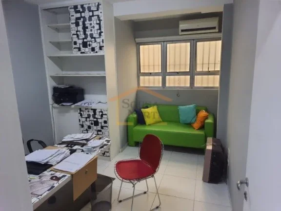 Imagem Prédio Comercial, Térreo + 2 sobresolos, 8 salas, 2 banheiros. 750m², Terreno 10m X 30m. 

Excele...